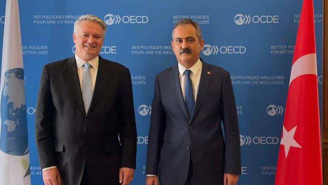 Ekonomik İşbirliği ve Kalkınma Teşkilatı (OECD) Genel Sekreteri Mathias Cormann, Türkiye'de eğitim alanında son 20 yılda önemli ilerlemeler kaydedildiğini, bunların bölgedeki diğer ülkelere örnek olması gerektiğini ifade etti.